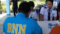 Demi kelancaran mudik, BNN bersama Danlanud Wiradinata Tasikmalaya gelar tes urine bagi pilot dan pramugari.