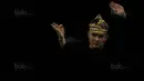 Atlet pencak silat Indonesia, Sugianto, tampil pada kelas seni artistik tunggal di Stadium Juara, Kuala Lumpur, Senin (28/8/2017). Sugianto berhasil meraih perak dengan nilai 462. (Bola.com/Vitalis Yogi Trisna)