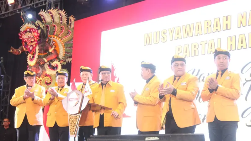 Ketua Umum Partai Hanura Oesman Sapta Odang atau Oso membuka Musyawarah Nasional (Munas) IV Partai Hanura di Bali.