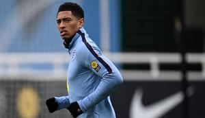 Gelandang Timnas Inggris, Jude Bellingham, mengikuti sesi latihan di St George's Park di Burton-upon-Trent, Inggris tengah, pada 24 Maret 2025, menjelang pertandingan persahabatan internasional mereka melawan Uruguay dan Jepang. (Paul ELLIS/AFP)