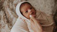 Ilustrasi bayi perempuan. (Photo by jennifer jaser from Pexels)