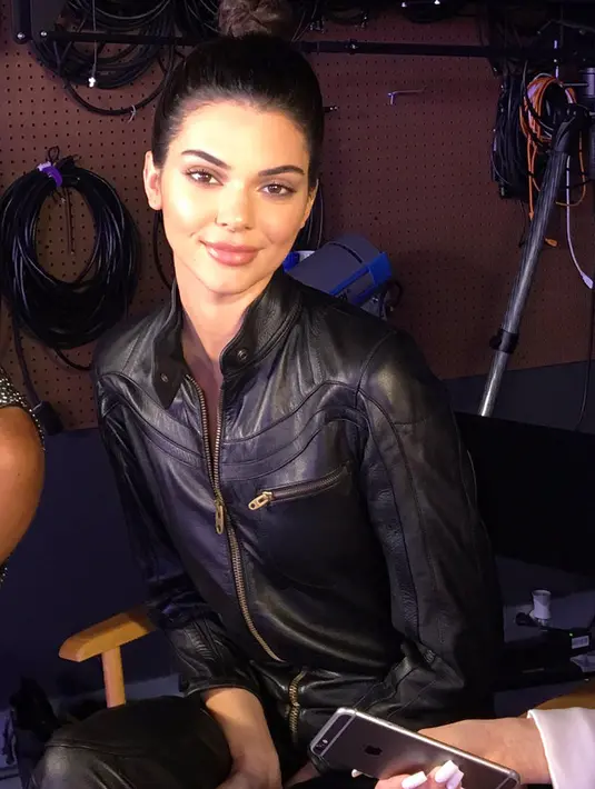 Meski demikian, Kylie mengonfirmasi bahwa itu hanyalah lip liner. (HollywoodLife)