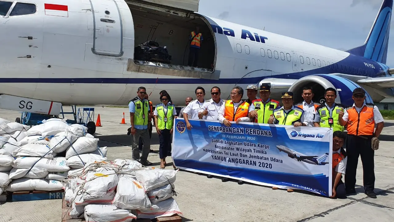 Penerbangan perdana angkutan udara kargo ini dilakukan oleh maskapai Trigana Air dengan rute Timika – Wamena. Dok Kemenhub
