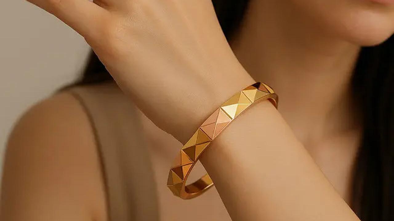 8 Gelang Emas Model Bangle Kekinian 3-5 Gram, Favorit Anak Muda 2025