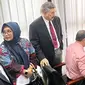 Partai Demokrasi Indonesia Perjuangan (PDIP) diwakili Ketua Tim Hukum Gayus Lumbuun menggugat KPU ke Pengadilan Tata Usaha Negara (PTUN) Jakarta Timur, Selasa (2/4/2024). (Liputan6.com/ Nanda Perdana Putra)