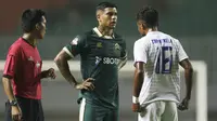 Pemain Persikabo, Ciro Alves, saat melawan Arema FC pada laga Shopee Liga 1 di Stadion Pakansari, Bogor, Senin, (2/3/2020). Persikabo takluk 0-2 dari Arema FC. (Bola.com/M Iqbal Ichsan)