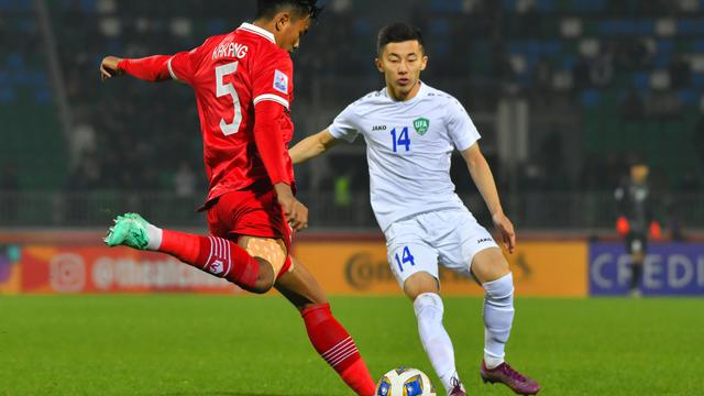 Bek Timnas Indonesia U-20, Kakang Rudianto ketika melawan Timnas Uzbekistan U-20 di Piala Asia U-20 2023.