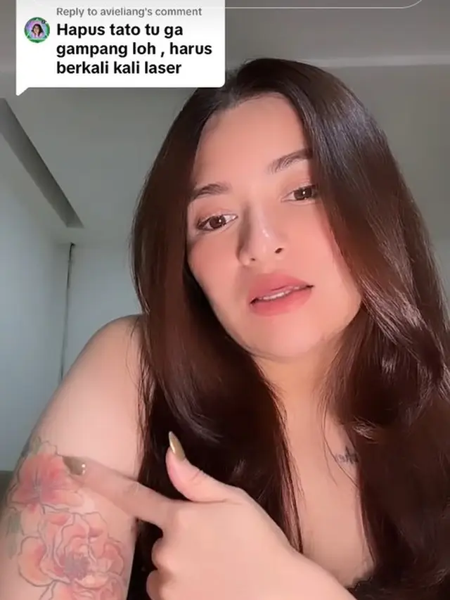 Nathalie Holscher ungkap tato (TikTok/nathalieholscher14)