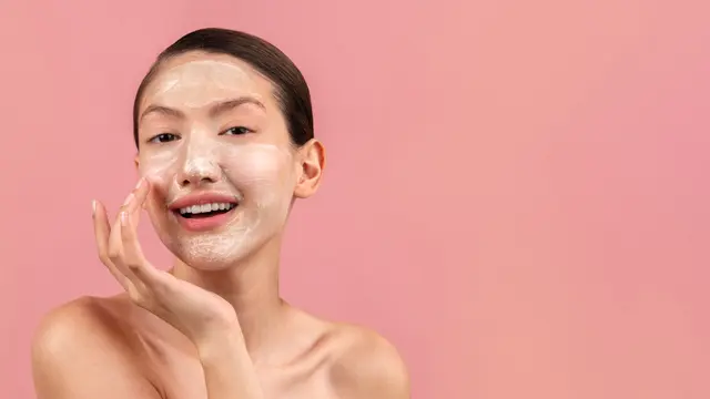 5. Terlalu Kasar saat Eksfoliasi