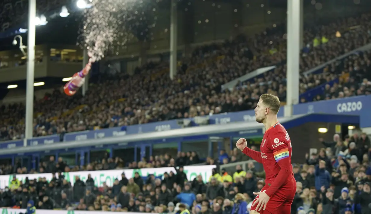 Pertandingan bertajuk Derby Merseyside ini dimenangkan oleh The Reds dengan skor telak 4-1. (AP/Jon Super)