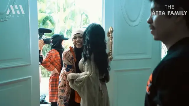 [Fimela] Krisdayanti dan Lenggogeni Faruk