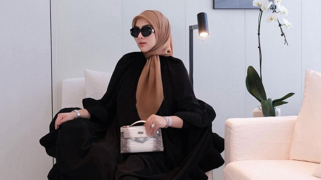 2. Hijab Mocca: Sentuhan Earthy yang Hangat