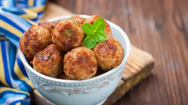 Ilustrasi Bakso Goreng (sumber: iStockphoto)