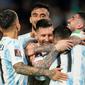 Lionel Messi menyumbangkan satu gol saat Timnas Argentina menang 3-1 atas Venezuela pada laga ke-17 kualifikasi Piala Dunia 2022 zona CONMEBOL di Estadio Alberto J. Armando, Sabtu (26/3/2022) pagi WIB. (AP Photo/Natacha Pisarenko)