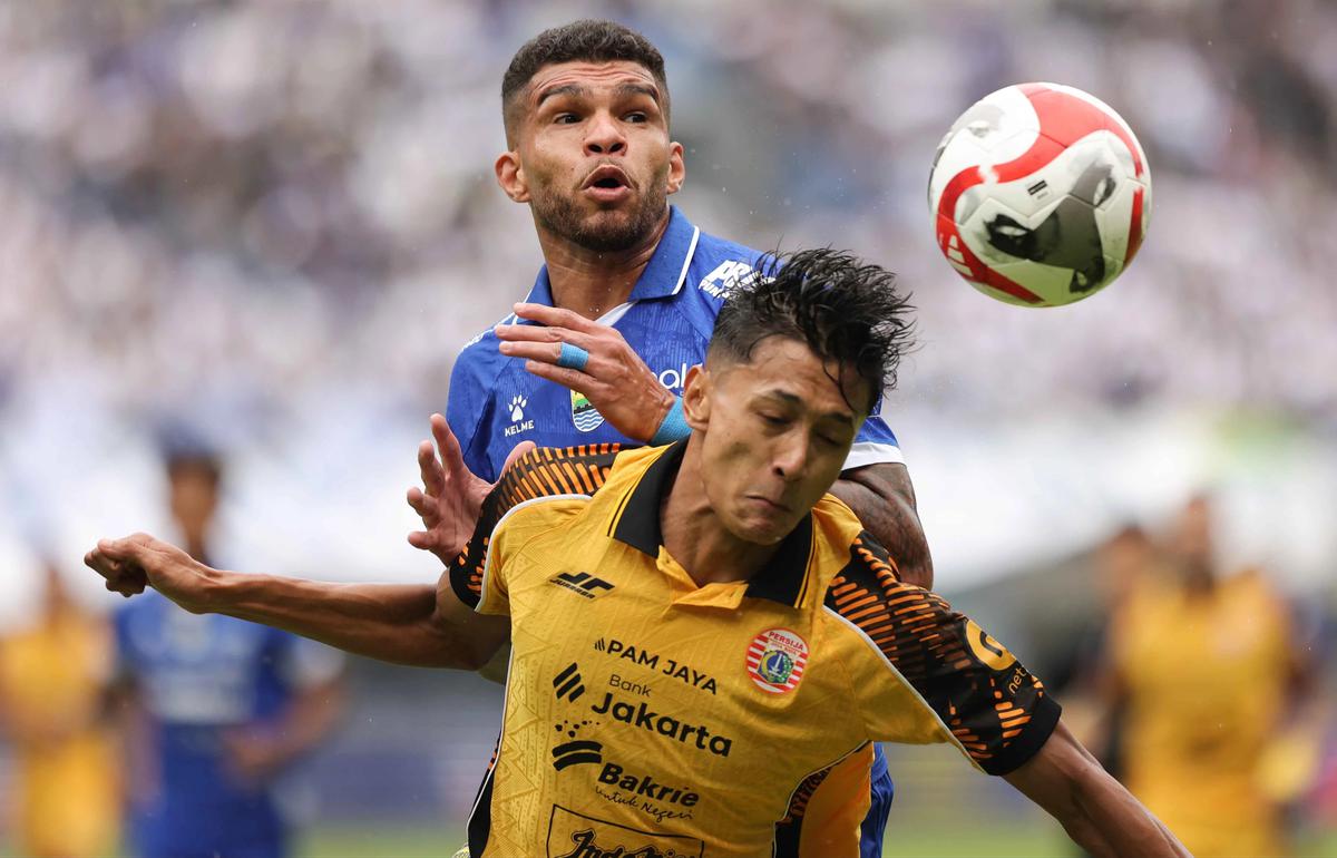 FOTO: Persib Tundukkan Persija dan Rebut Puncak Klasemen