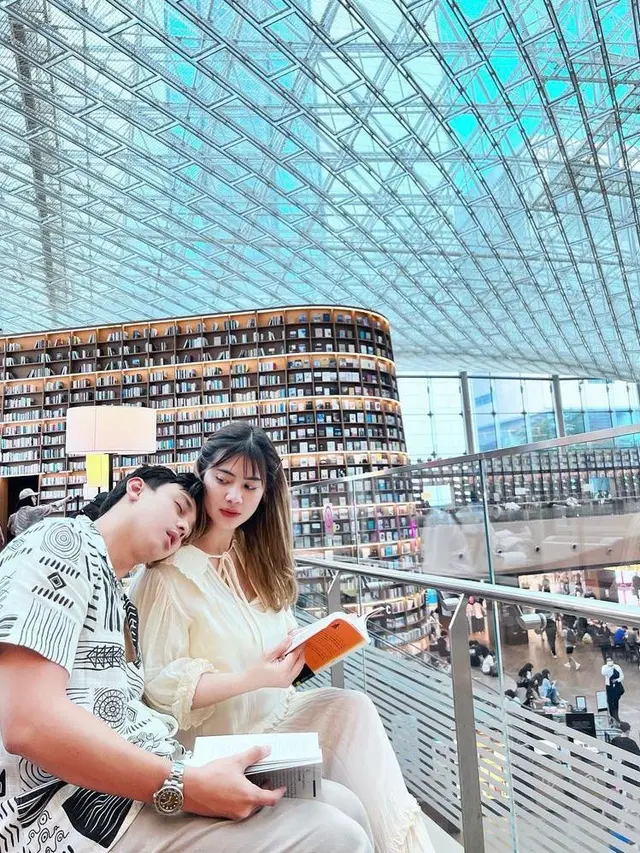 7 Gaya Felicya Angelista Liburan di Korea Selatan, Pakai Hanbok hingga Jadi Cewek Kue Saat Menari Bareng Nayeon TWICE