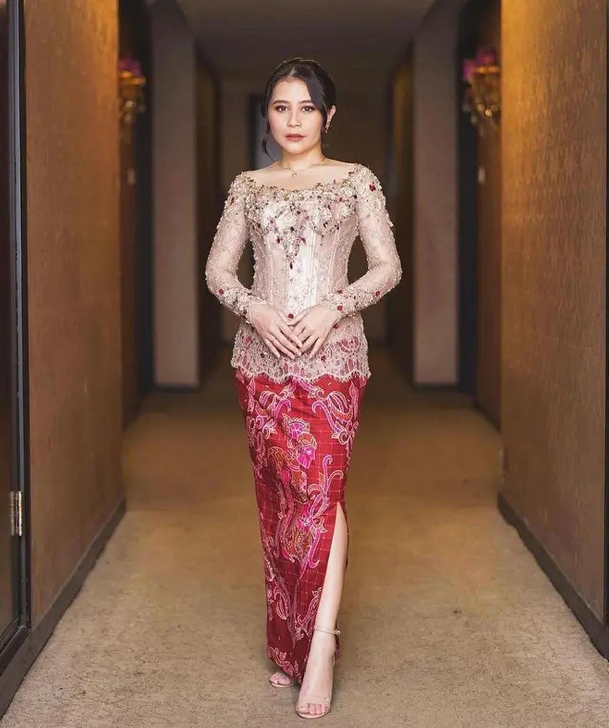 5 Model Kebaya Modern Simple tapi Mewah April 2025