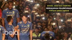 Tiga pemain anyar Persib Bandung meriahkan peluncuran tim dan jersey di Stadion Siliwangi, Minggu (2/4/2017).