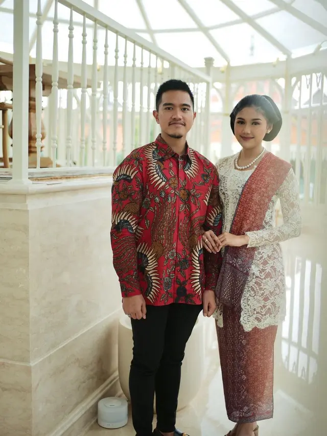 Tulis Pesan Romantis, Ini 6 Potret Kaesang Pangarep yang Selalu Didampingi Erina Gudono