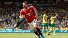 Gol tunggal Juan Mata membawa Manchester United menang 1-0 atas Norwich City dalam lanjutan Premier League, di Stadion Carrow Road, Norwich, Sabtu (7/5/2016). (Action Images via Reuters/John Sibley)