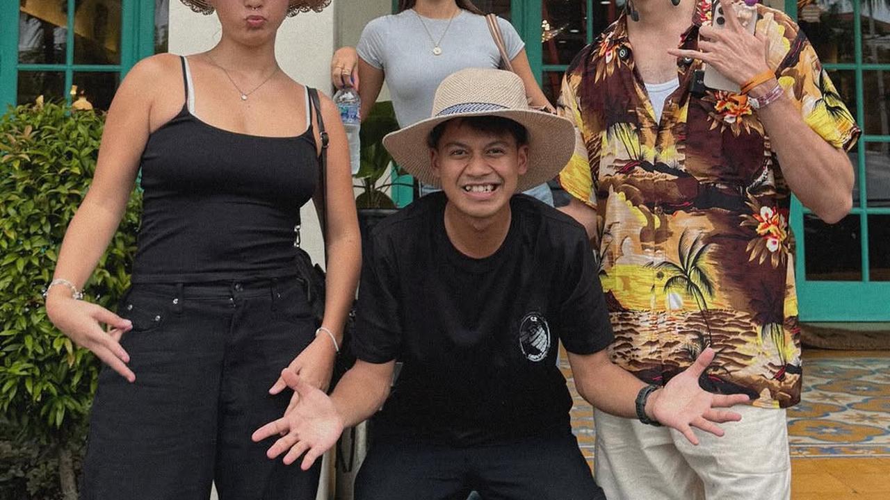 Aisar Khaled Foto Bareng Jennifer Coppen, Fans Fuji Ngamuk Sampai Disuruh Pulang ke Malaysia
