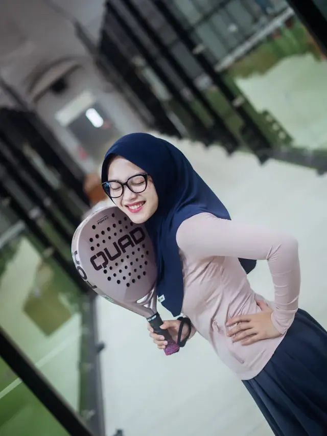 Putri Delina olahraga padel (Foto: Instagram @putridelinaa)