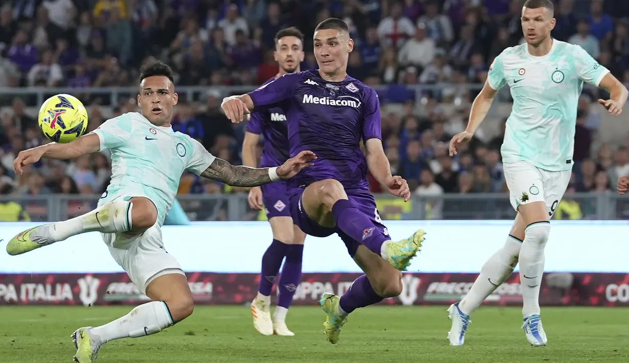 Pasukan Simone Inzaghi membalikkan situasi dan mencetak dua gol balasan lewat aksi Lautaro Martinez. (AP Photo/Andrew Medichini)