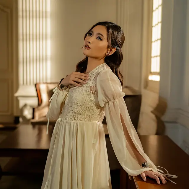 Meiska Adinda, penyanyi solo asal Bali itu menyanyikan lagu tema untuk "1 Imam 2 Makmum" (Dok/Meiska Adinda)