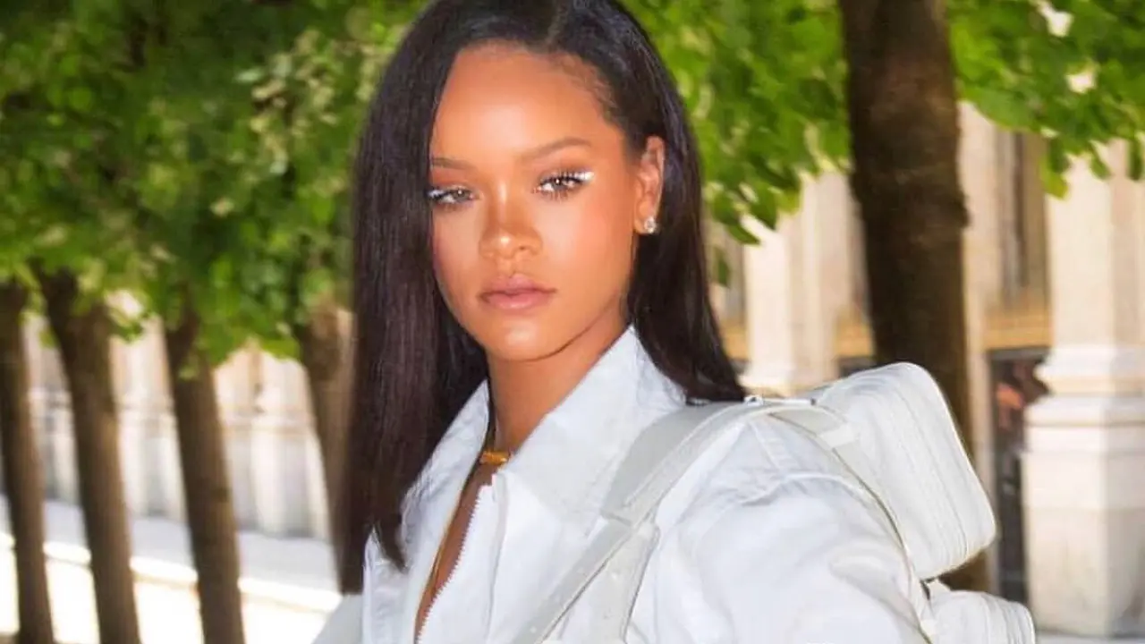 [Bintang] Rihanna