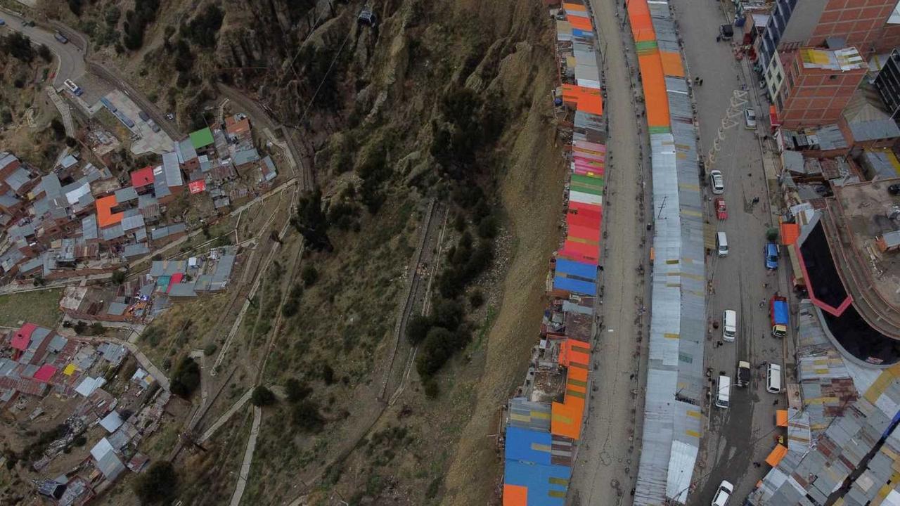 Ngerinya 'Rumah Bunuh Diri' Dihuni Para Dukun Bolivia