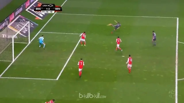 Berita video highlights Liga Portugal antara Sporting Braga Vs Benfica 1-3. This video is presented by Ballball.