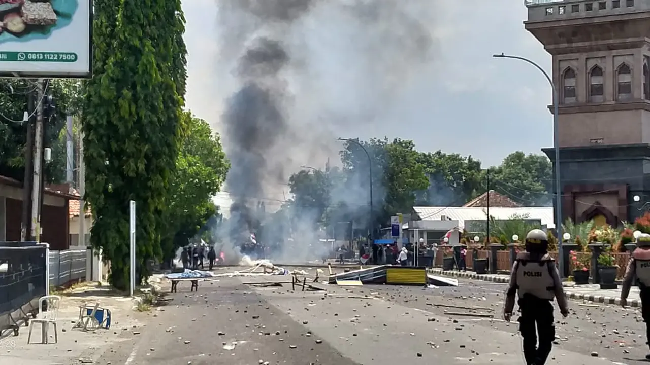 Demo Omnibus Law di Cirebon