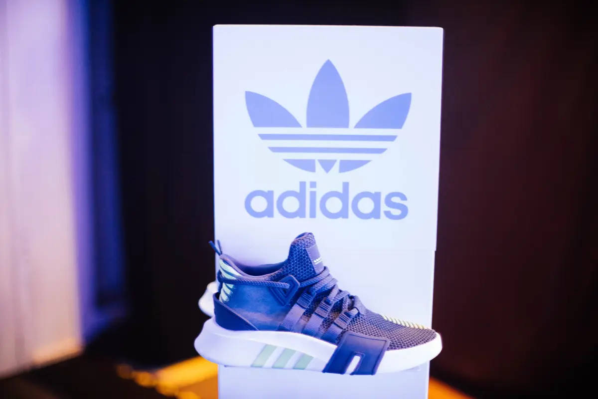 Adidas Dikecam Warganet Indonesia usai Klaim Wayang Kulit dari Malaysia