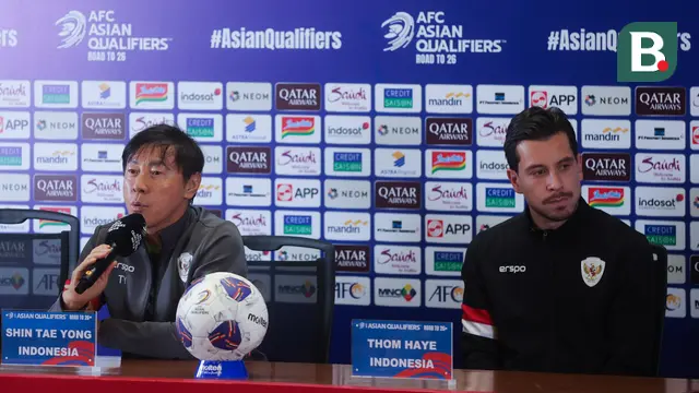 Foto: Beda Ekspresi Shin Tae-yong dan Thom Haye saat Jumpa Pers Timnas Indonesia Jelang Menghadapi Arab Saudi