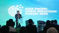 Ketua Koalisi Indonesia Bebas TAR (KABAR), Ariyo Bimmo saat menyampaikan pidato di Forum Asia Pacific Harm Reduction Forum (APHRF) 2024. (Istimewa)