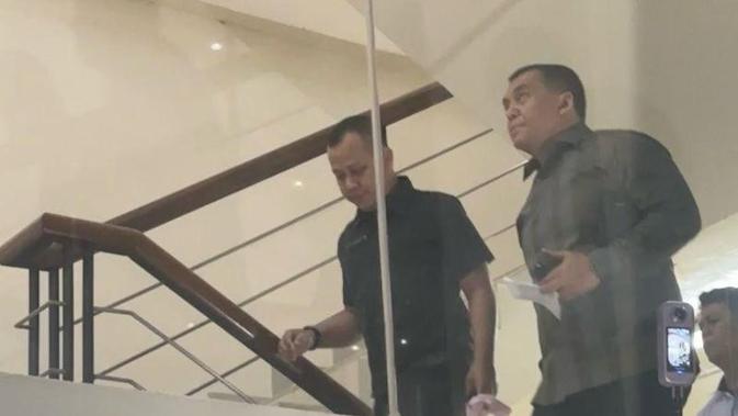 Dicari KPK, Silmy Karim Muncul Jelang Tengah Malam
