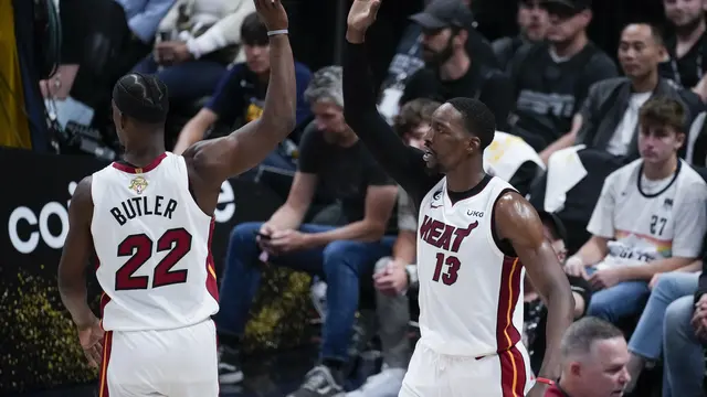 Selebrasi pemain Miami Heat saat dijamu Denver Nuggets di NBA Finals 2023 game kedua