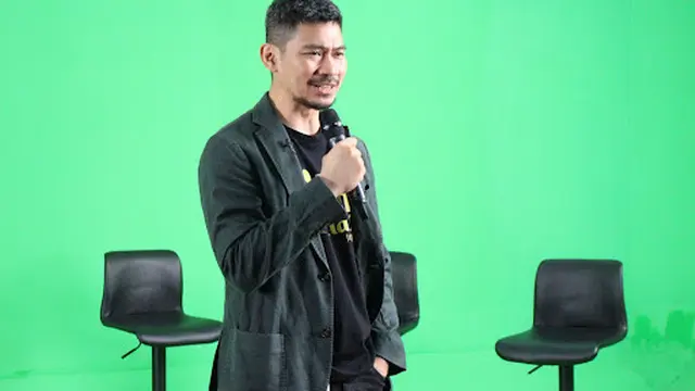 Donny Alamsyah sebagai Dimas dalam Film Pesan Bermakna Jilid II