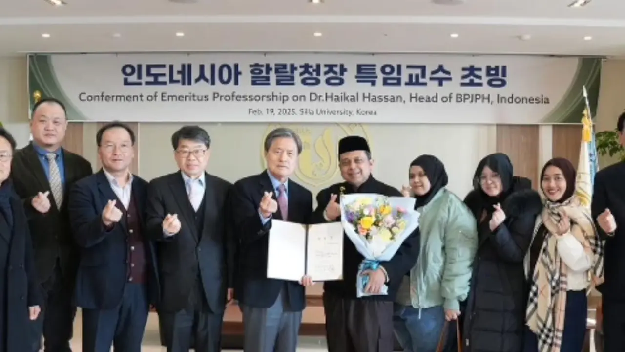 Kepala Badan Penyelenggara Jaminan Produk Halal (BPJPH) RI Ahmad Haikal Hassan meraih penghargaan internasional.