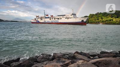 Menhub Ingatkan Operator Selat Sunda: Jangan Paksa Berlayar Saat Anak Krakatau Erupsi