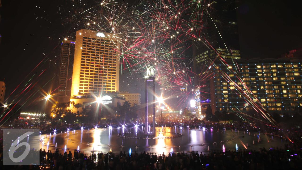 20160101-Tahun-Baru-di-Bundaran-HI-Jakarta-AY