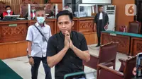 Terdakwa kasus pembunuhan Brigadir Nopriansyah Yosua Hutabarat (Brigadir J), Richard Eliezer usai mengikuti sidang di Pengadilan Jakarta Selatan, Rabu (11/1/2023). Majelis Hakim Pengadilan Negeri (PN) Jakarta Selatan menunda sidang pembacaan tuntutan terdakwa Richard Eliezer Pudihang Lumiu. (Liputan6.com/Angga Yuniar)