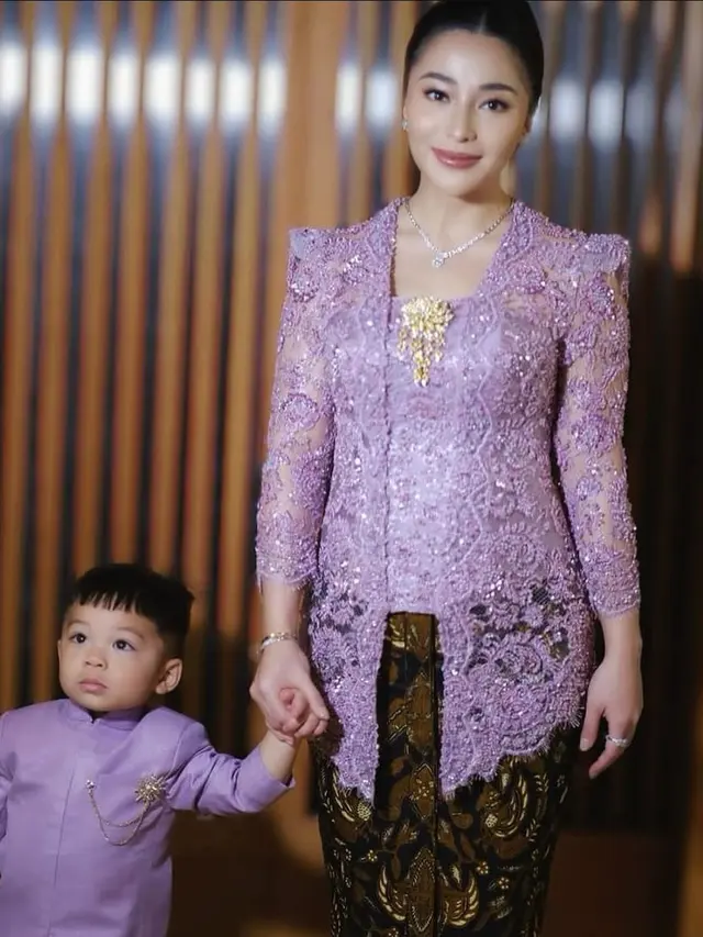 Nikita Willy Pakai Kebaya