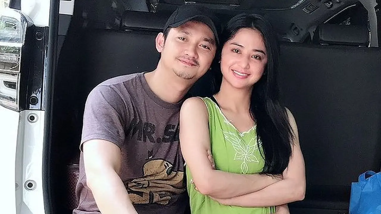 [Fimela] Dewi Perssik dan Angga Wijaya