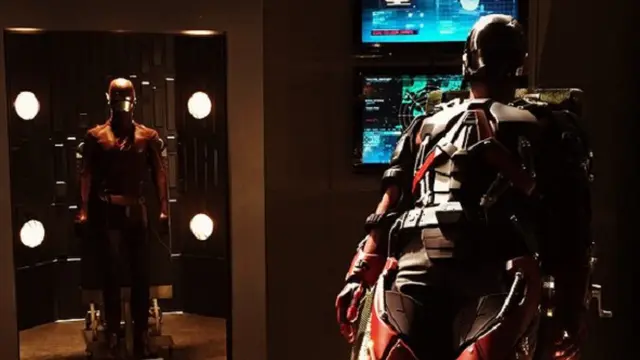 Petunjuk-petunjuk Seru Soal Serial The Flash