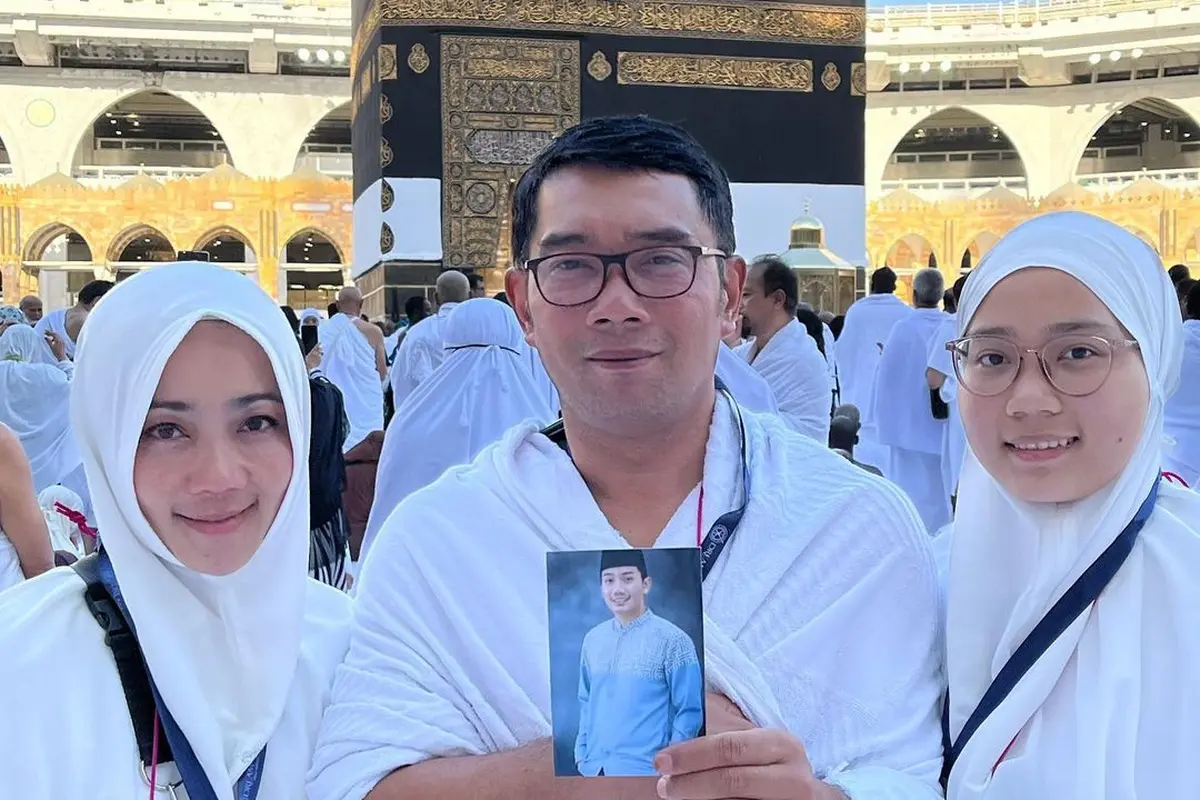 Ridwan Kamil Selesai Badalkan Haji untuk Eril, Atalia Praratya: Tunai Sudah Rukun Islammu Kini. (instagram.com/ataliapr)