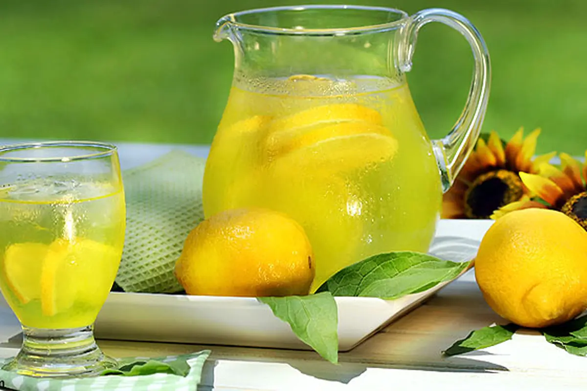 lemonade-121109b.jpg
