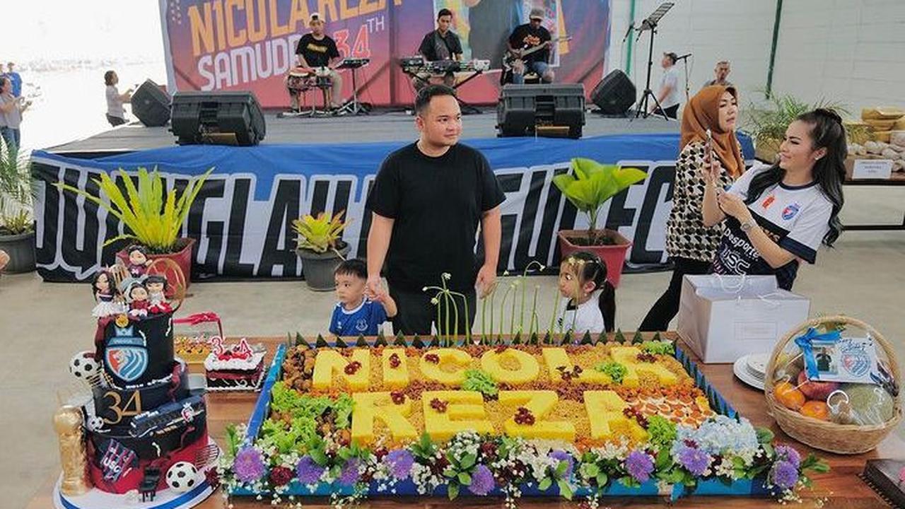 Momen Momo Geisha saat merayakan acara ulang tahun sang suami bersama para karyawan. Acara begitu meriah.&nbsp;