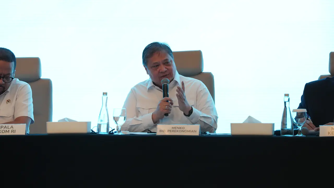Menteri Koordinator Bidang Perekonomian Airlangga Hartarto dalam konferensi pers, Minggu (31/5/2026). (Istimewa)