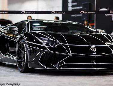 Lirikan Tajam Black Tron Lamborghini Aventador